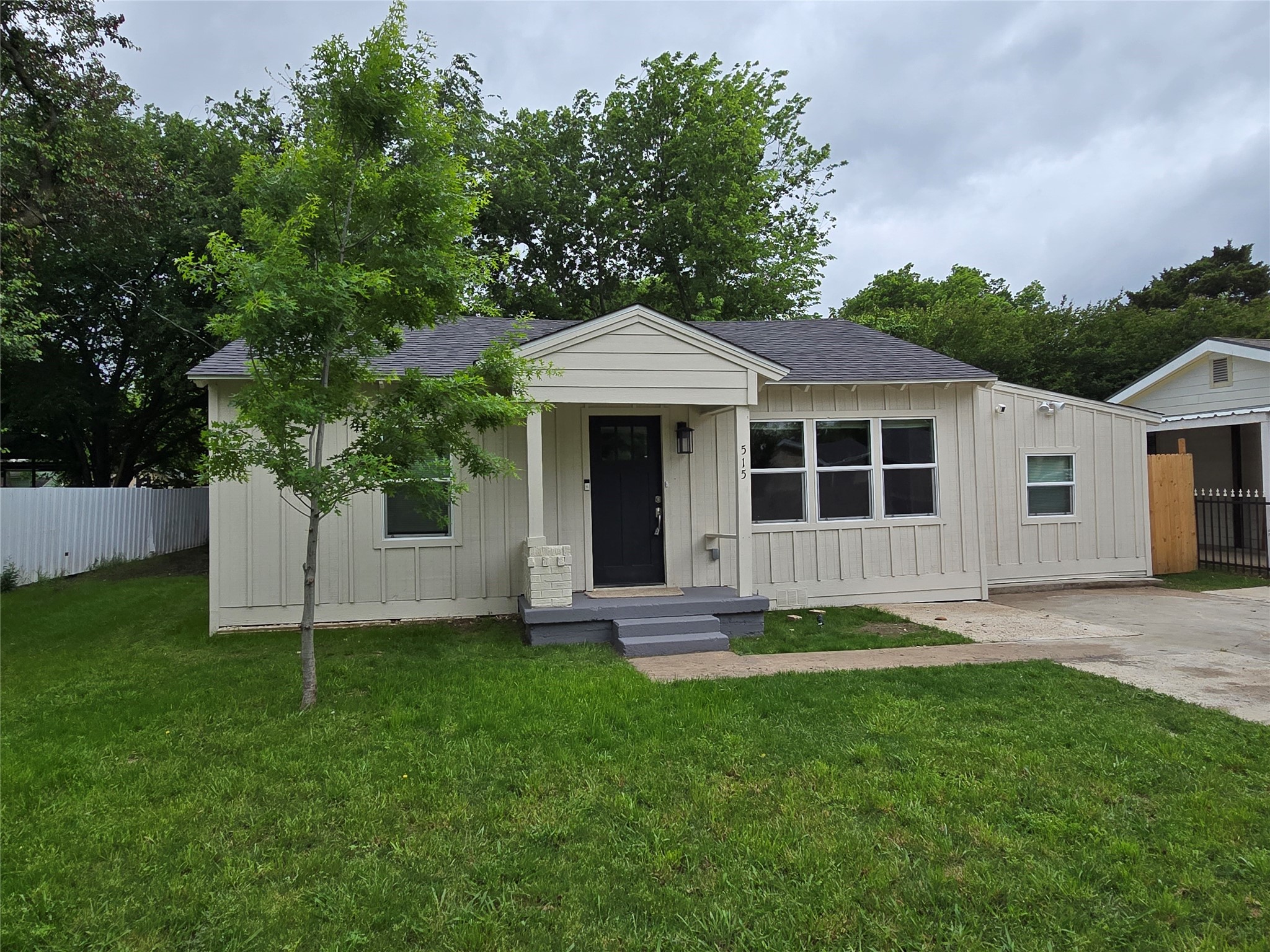 515 Elkhart Avenue Dallas TX 75217