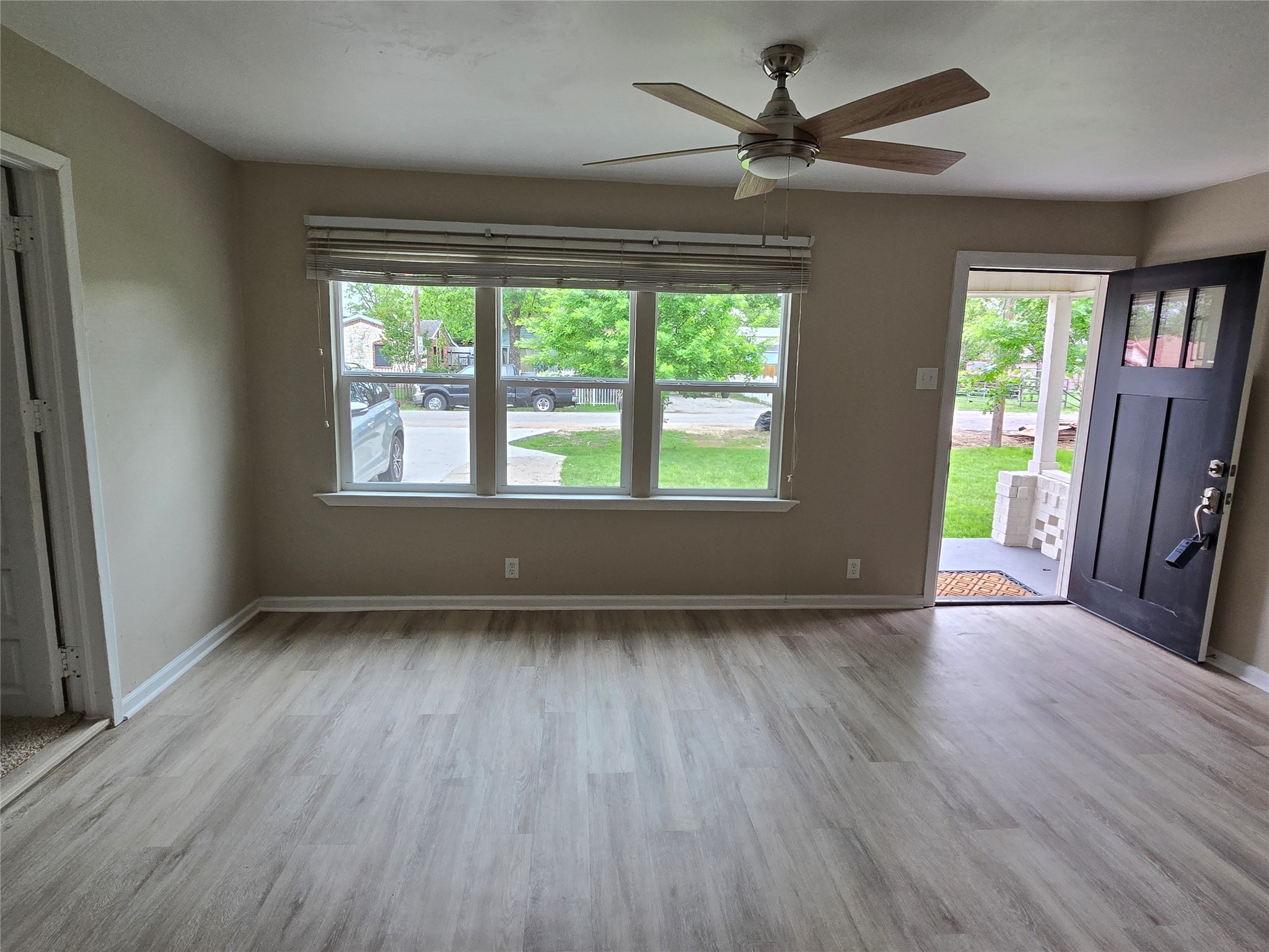 515 Elkhart Avenue Dallas TX 75217