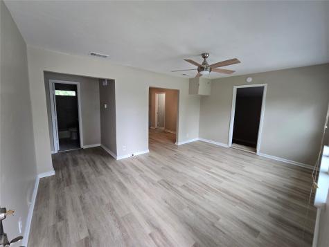 515 Elkhart Avenue Dallas TX 75217