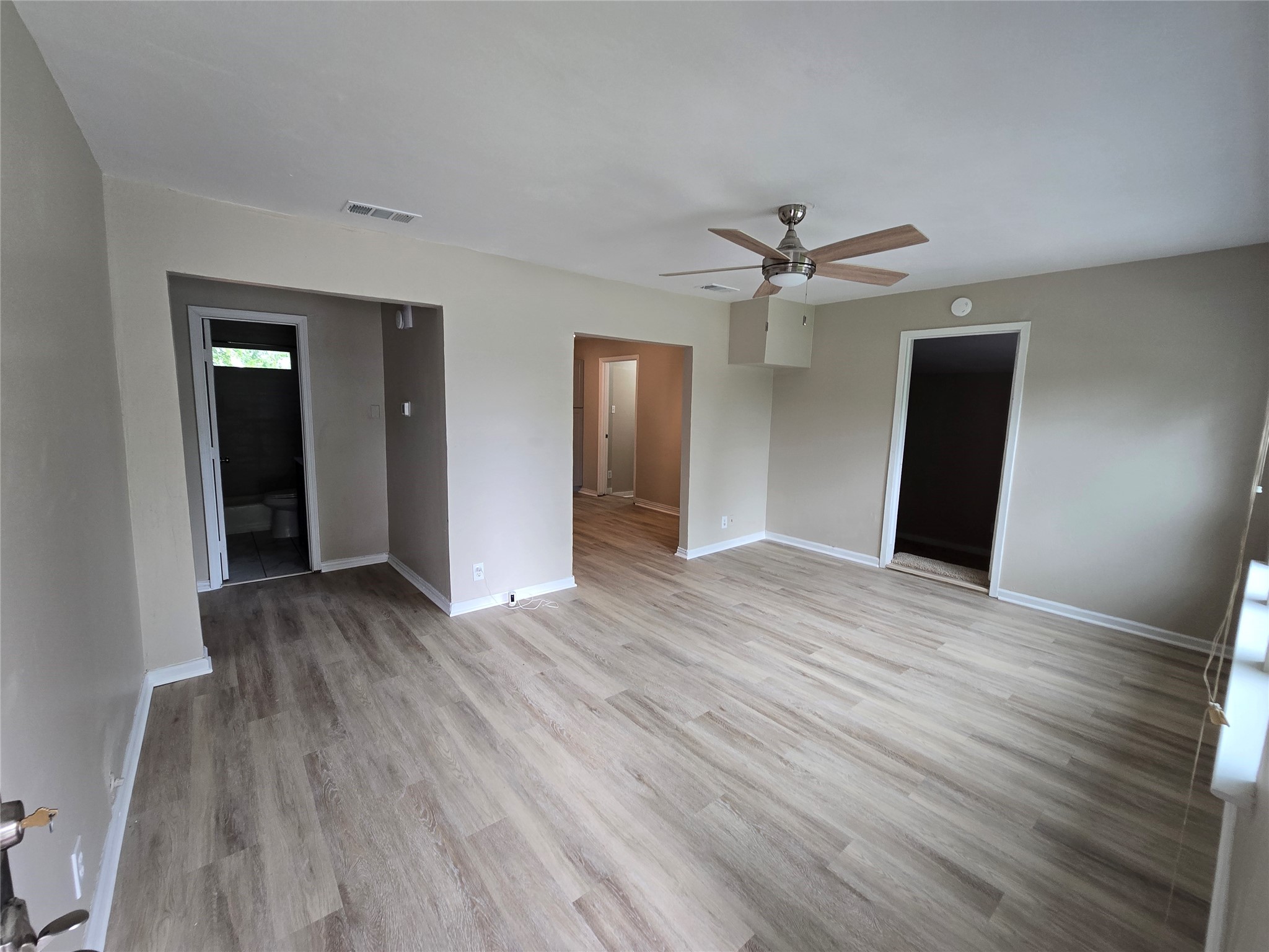 515 Elkhart Avenue Dallas TX 75217