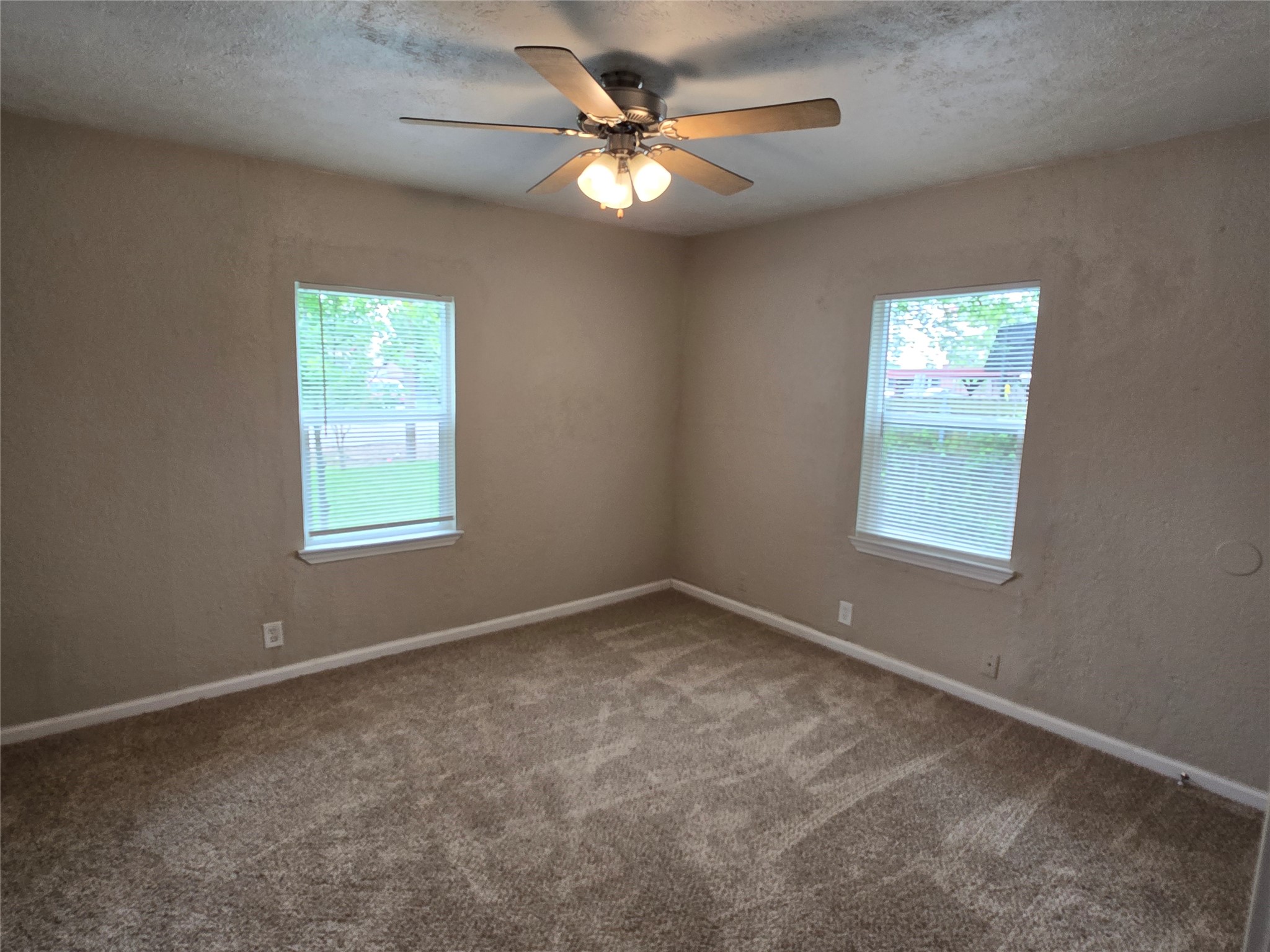 515 Elkhart Avenue Dallas TX 75217