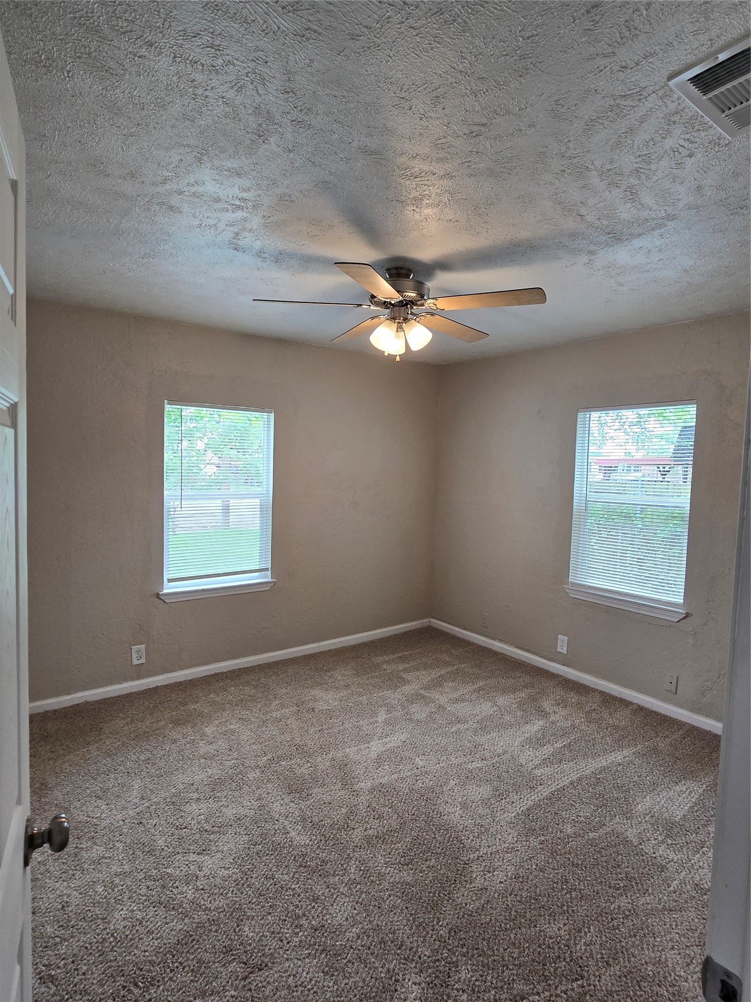 515 Elkhart Avenue Dallas TX 75217
