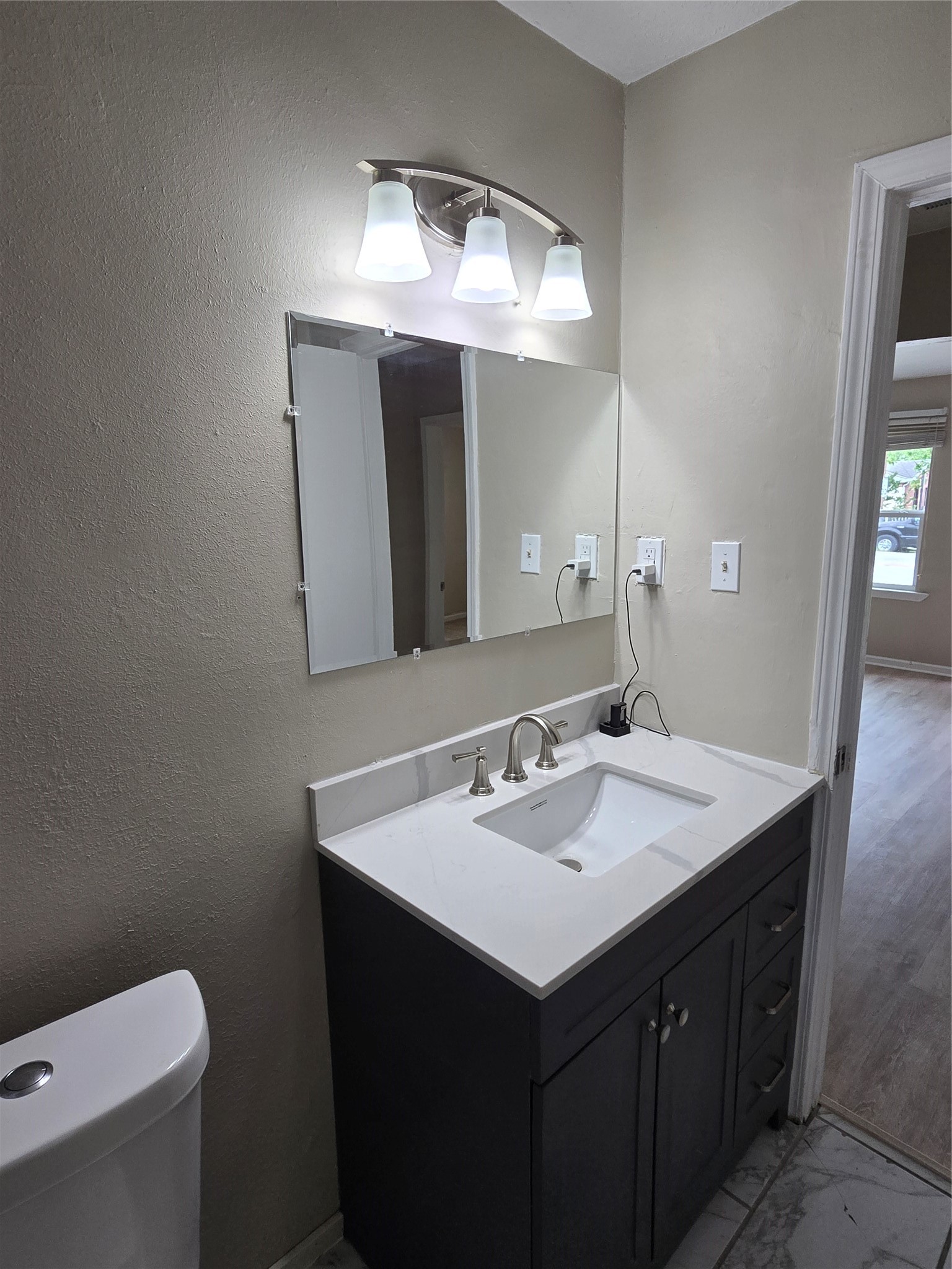 515 Elkhart Avenue Dallas TX 75217
