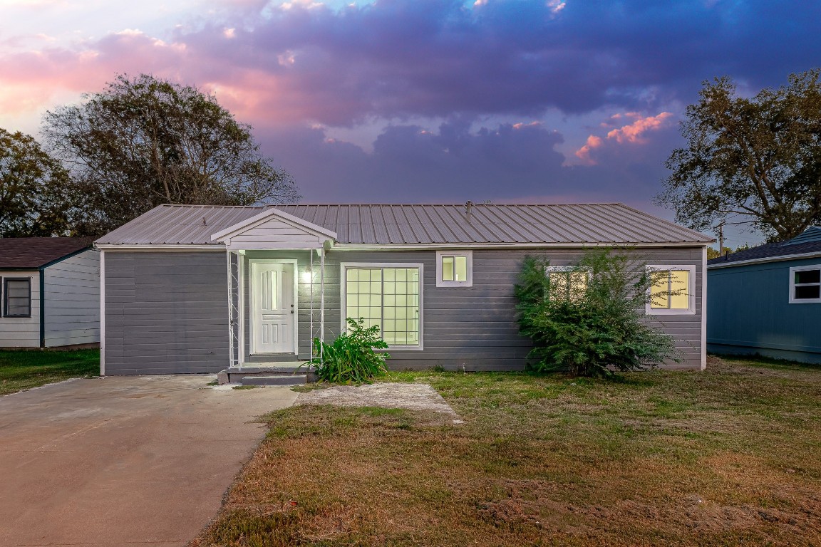 564 Loraine Circle Greenville TX 75401