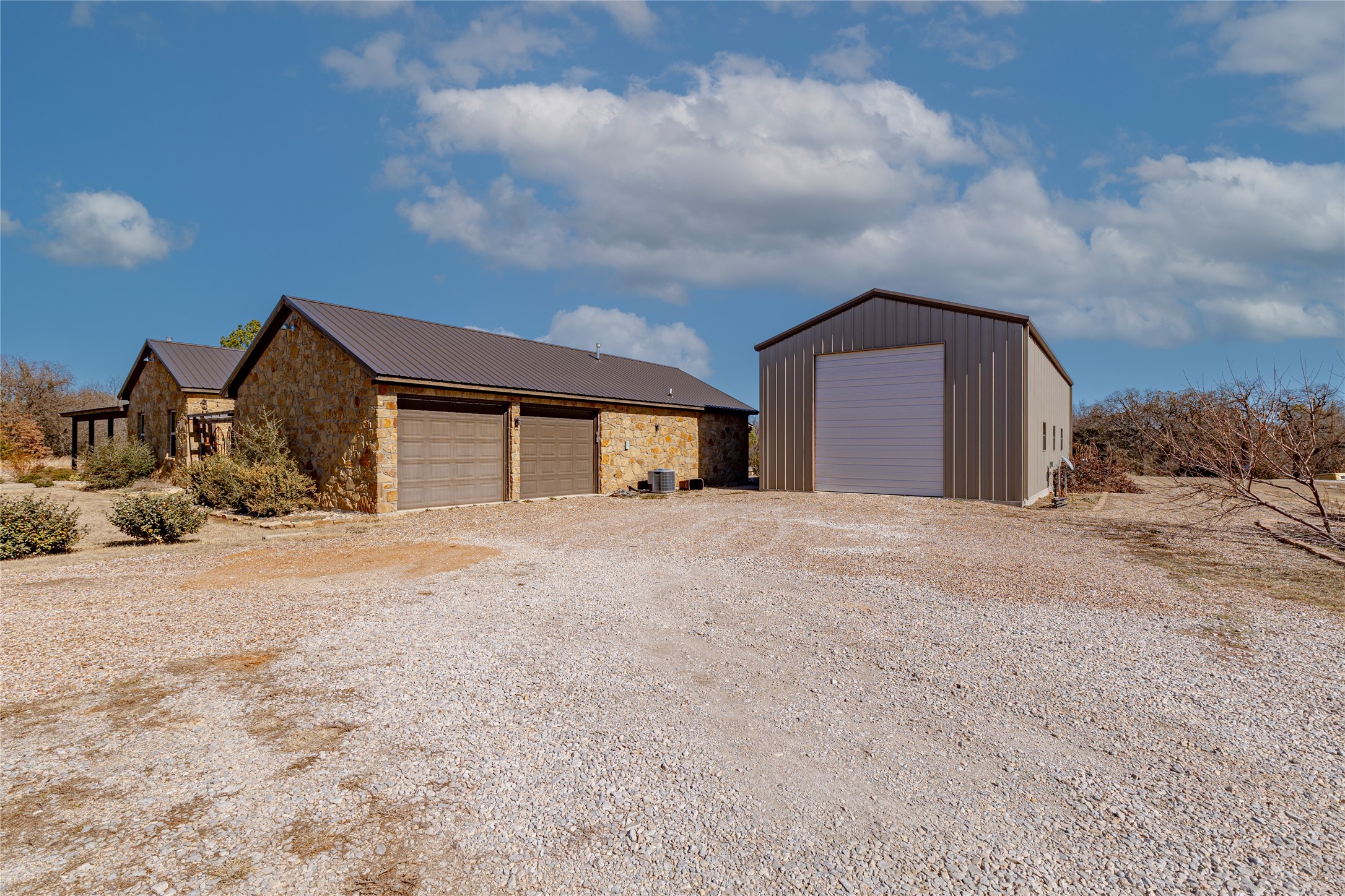 1433 County Road 1180 Decatur TX 76234