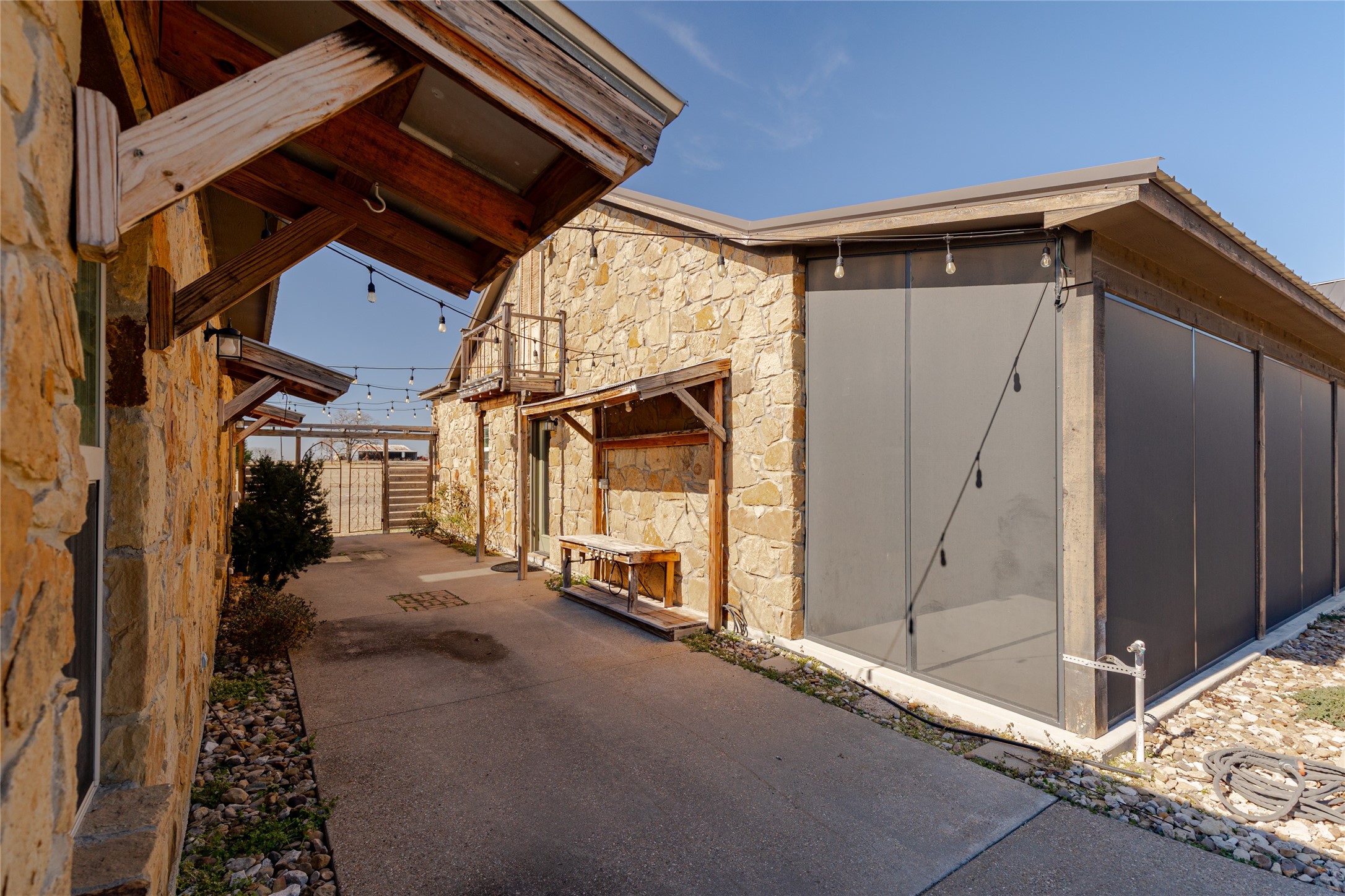 1433 County Road 1180 Decatur TX 76234