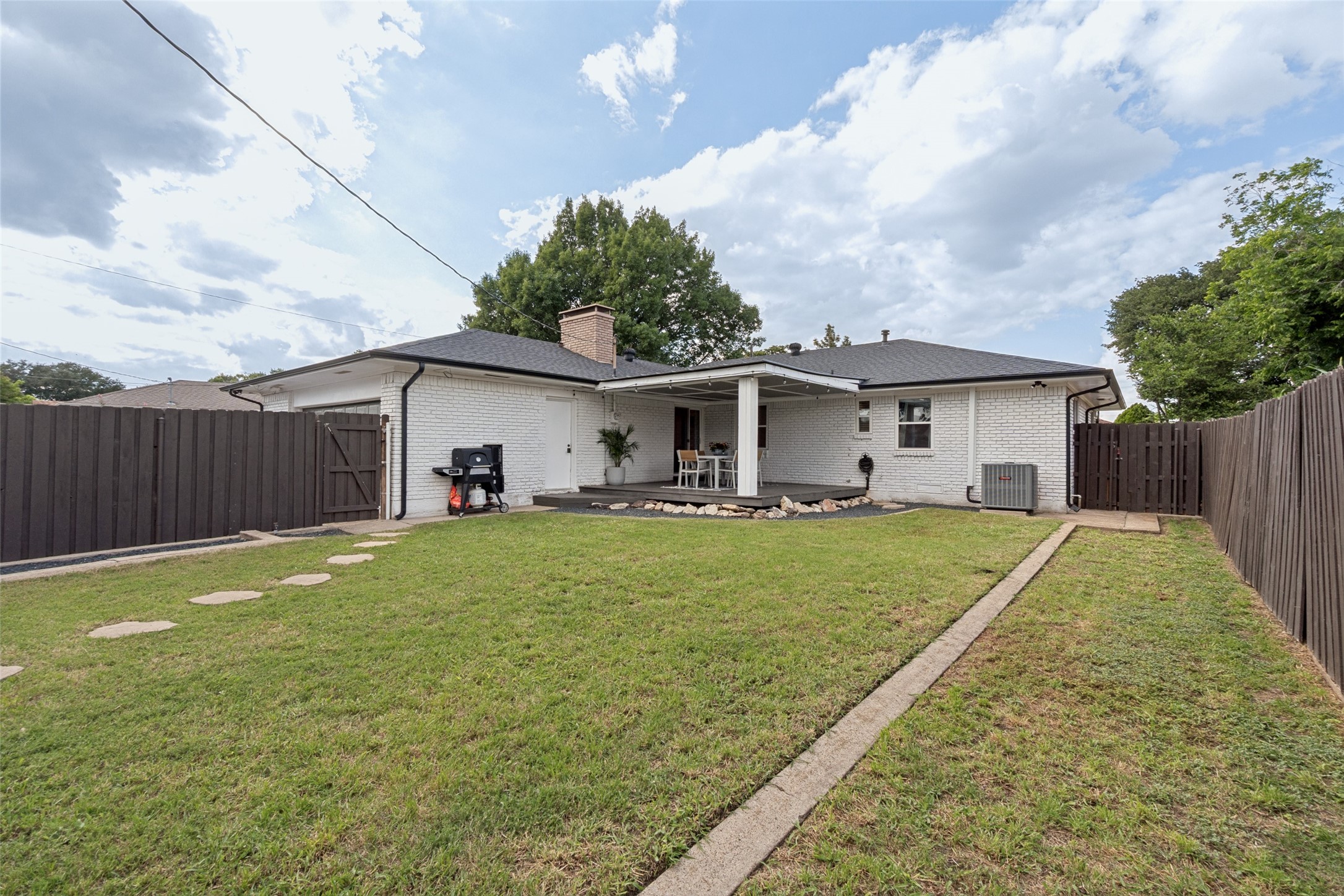 7022 Kiva Lane Dallas TX 75227