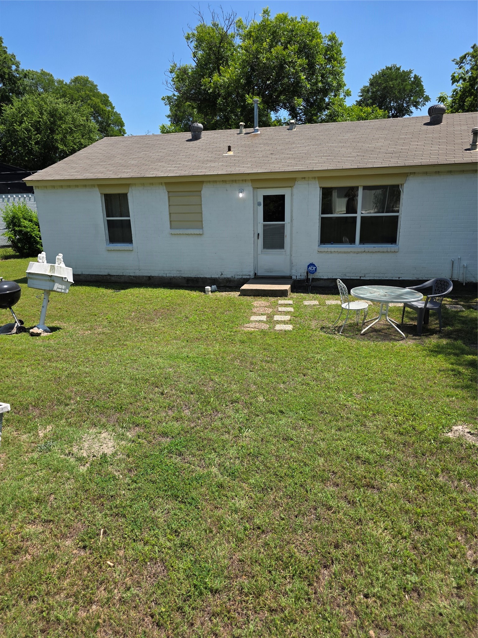 1003 Quincy Circle Garland TX 75040
