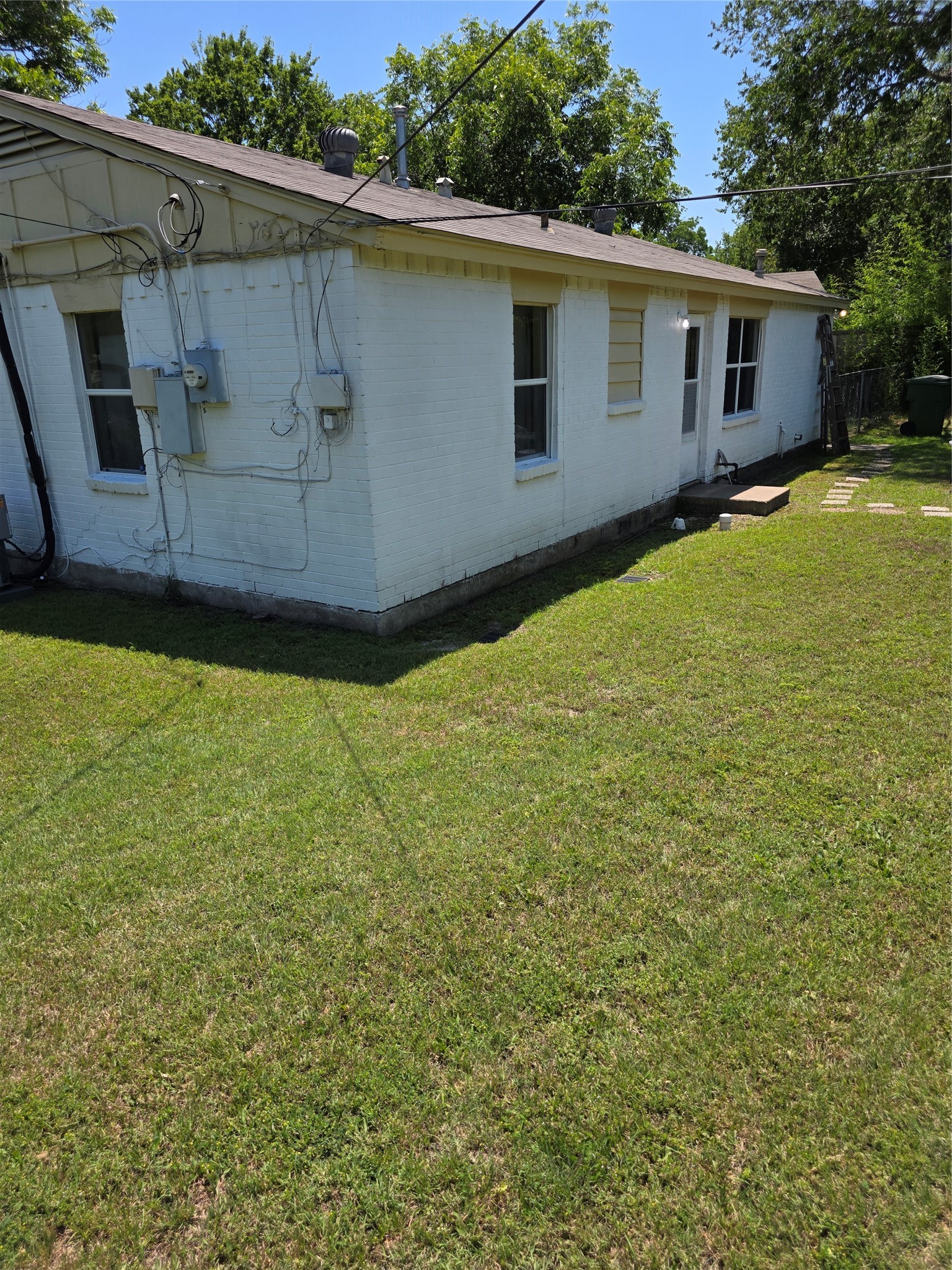 1003 Quincy Circle Garland TX 75040