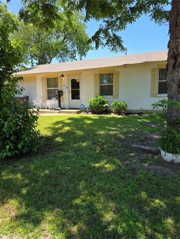 1003 Quincy Circle Garland TX 75040