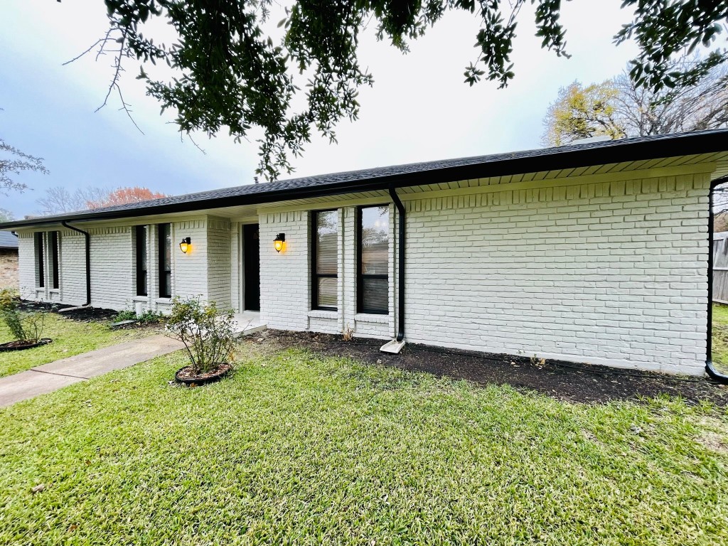 220 Connie Drive Desoto TX 75115