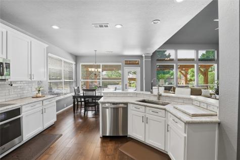 2455 Whispering Breeze Drive Grand Prairie TX 75050