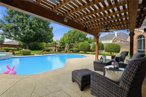 2455 Whispering Breeze Drive Grand Prairie TX 75050