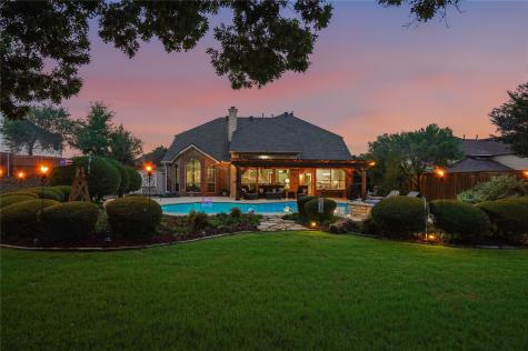 2455 Whispering Breeze Drive Grand Prairie TX 75050