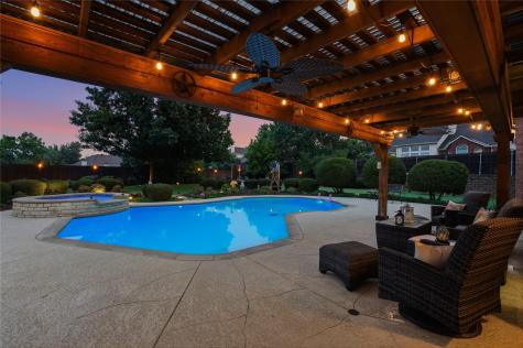 2455 Whispering Breeze Drive Grand Prairie TX 75050