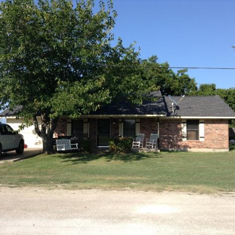 206 S Barry Mertens TX 76666