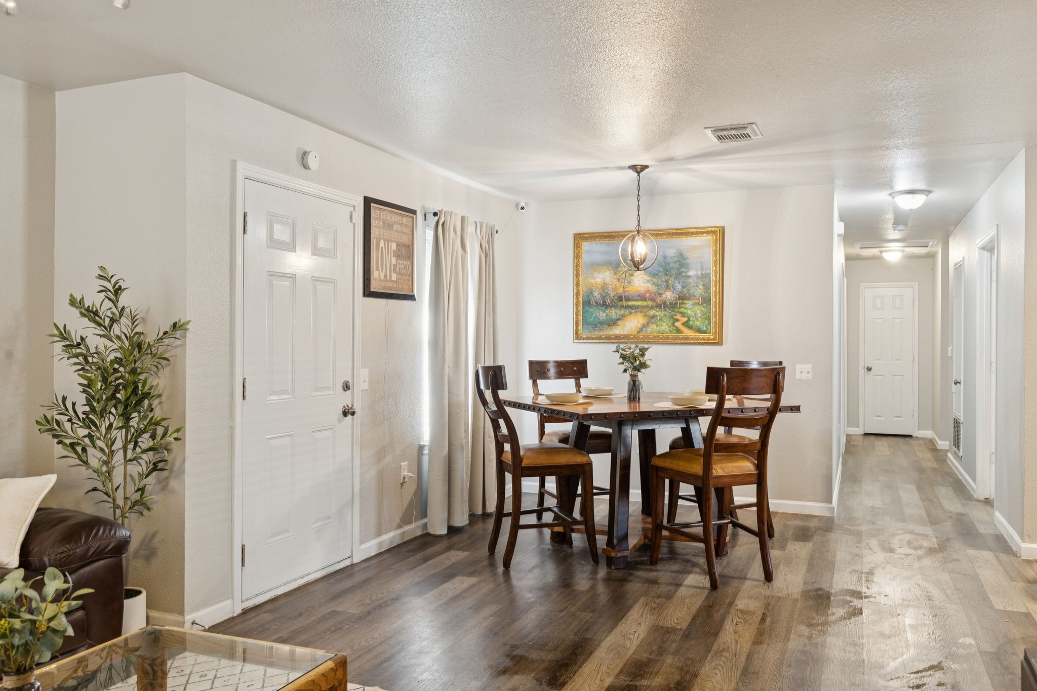 2710 Silkwood Street Dallas TX 75215