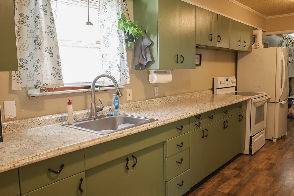 725 S Austin Street De Leon TX 76444