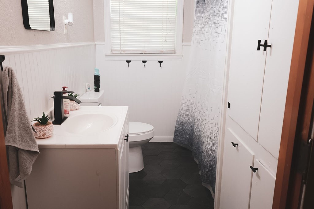 725 S Austin Street De Leon TX 76444