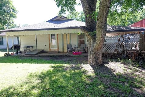 725 S Austin Street De Leon TX 76444