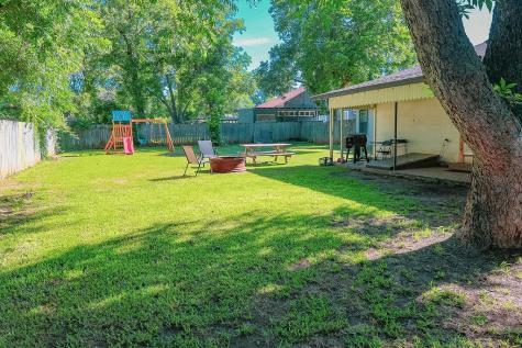 725 S Austin Street De Leon TX 76444