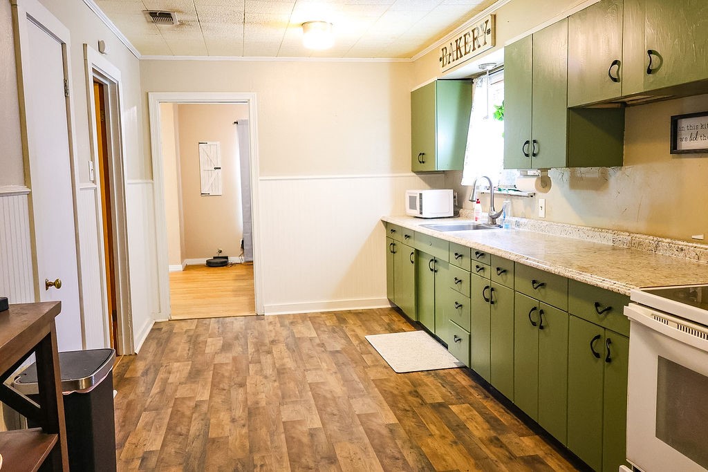 725 S Austin Street De Leon TX 76444