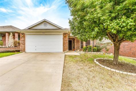 9952 Blue Bell Drive Fort Worth TX 76108