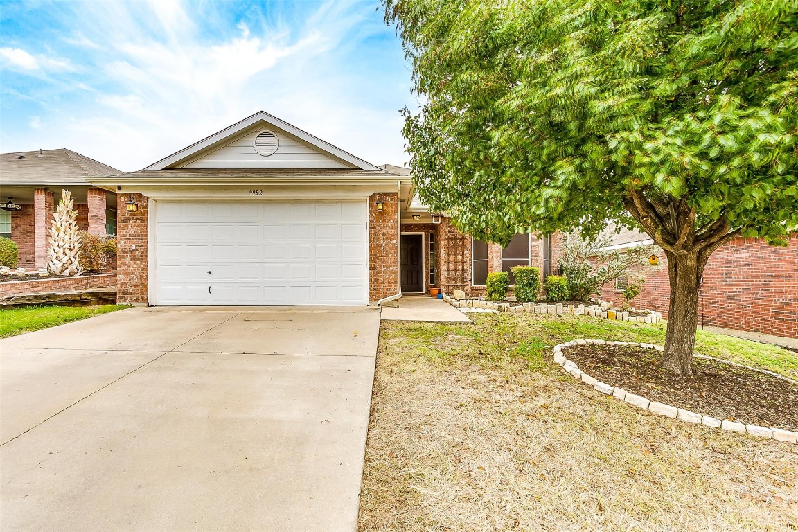 9952 Blue Bell Drive Fort Worth TX 76108