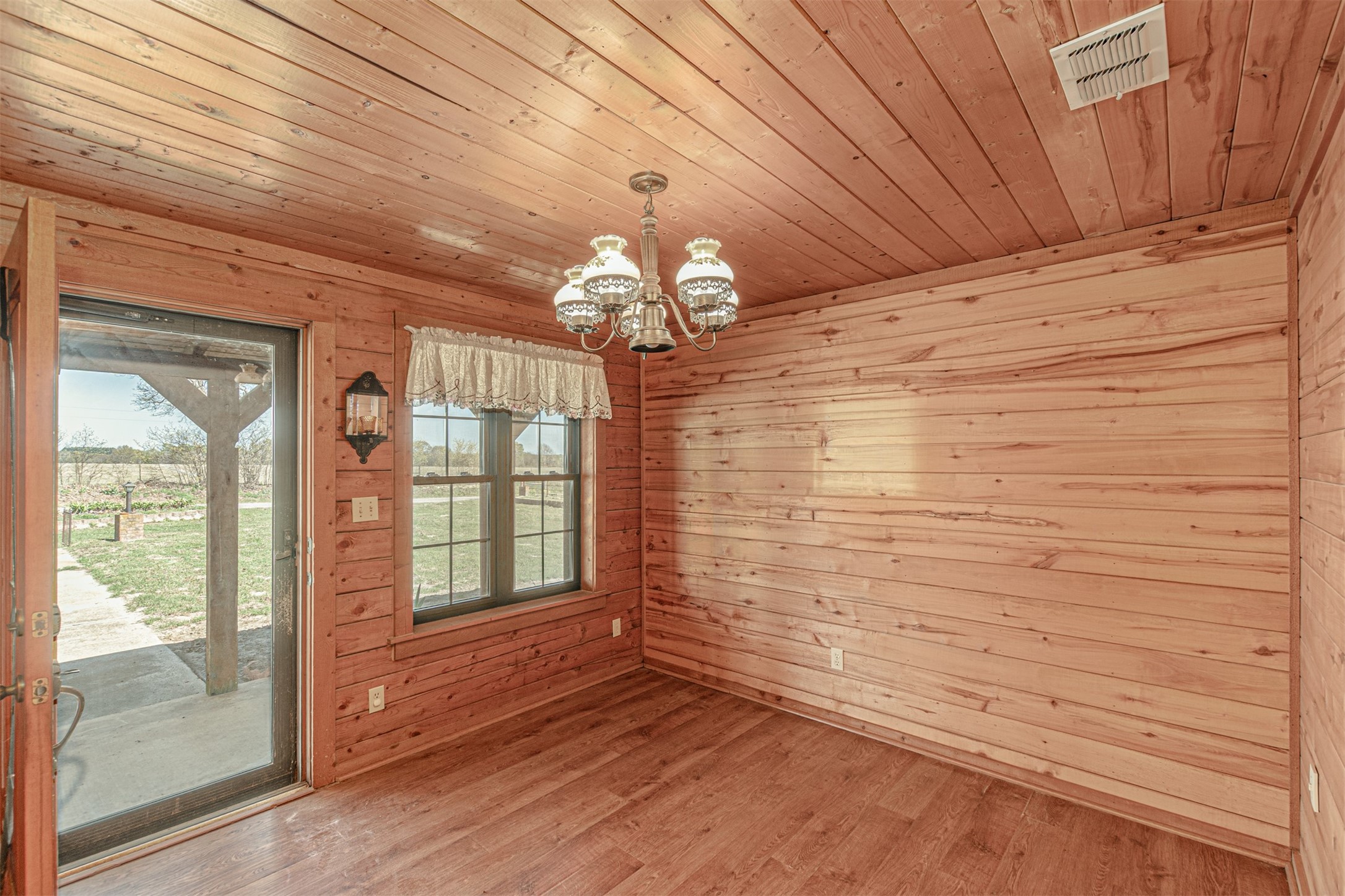 198 Vz County Road 4311 Ben Wheeler TX 75754