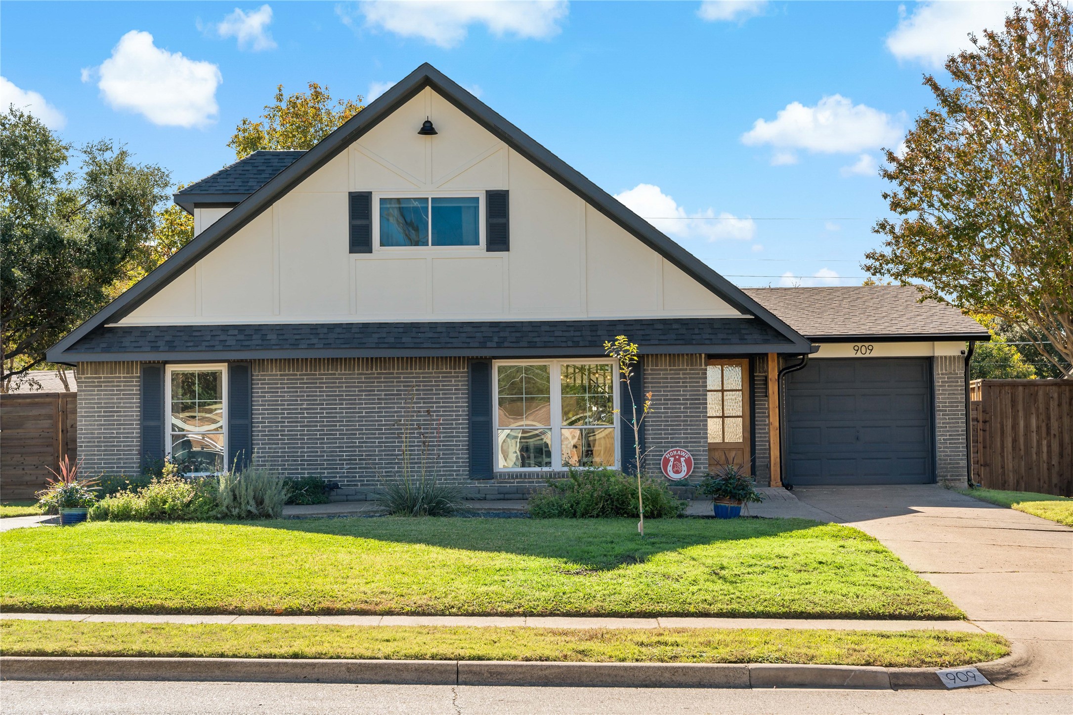 909 Greenbriar Lane Richardson TX 75080