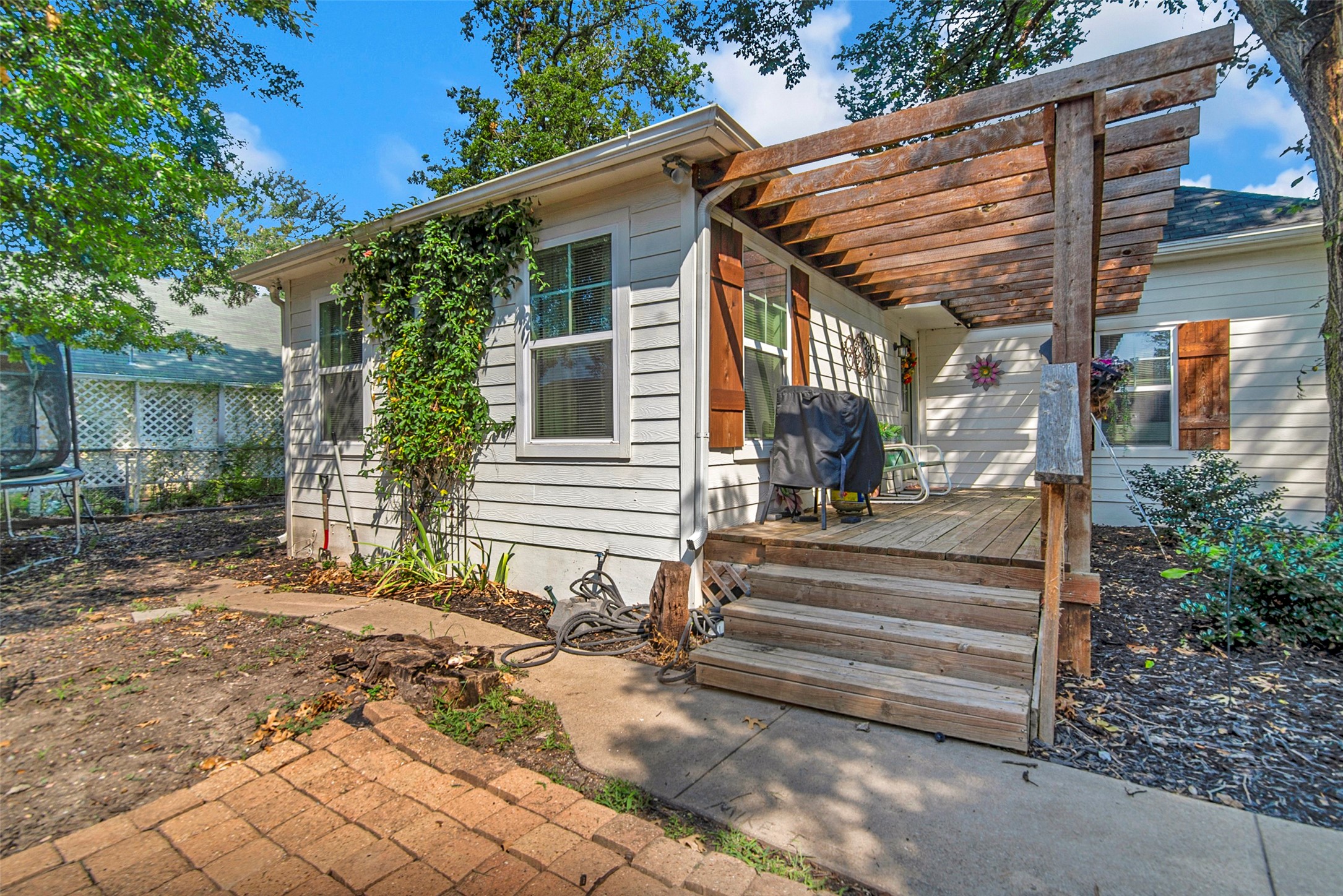 182 Douglas Street Van Alstyne TX 75495