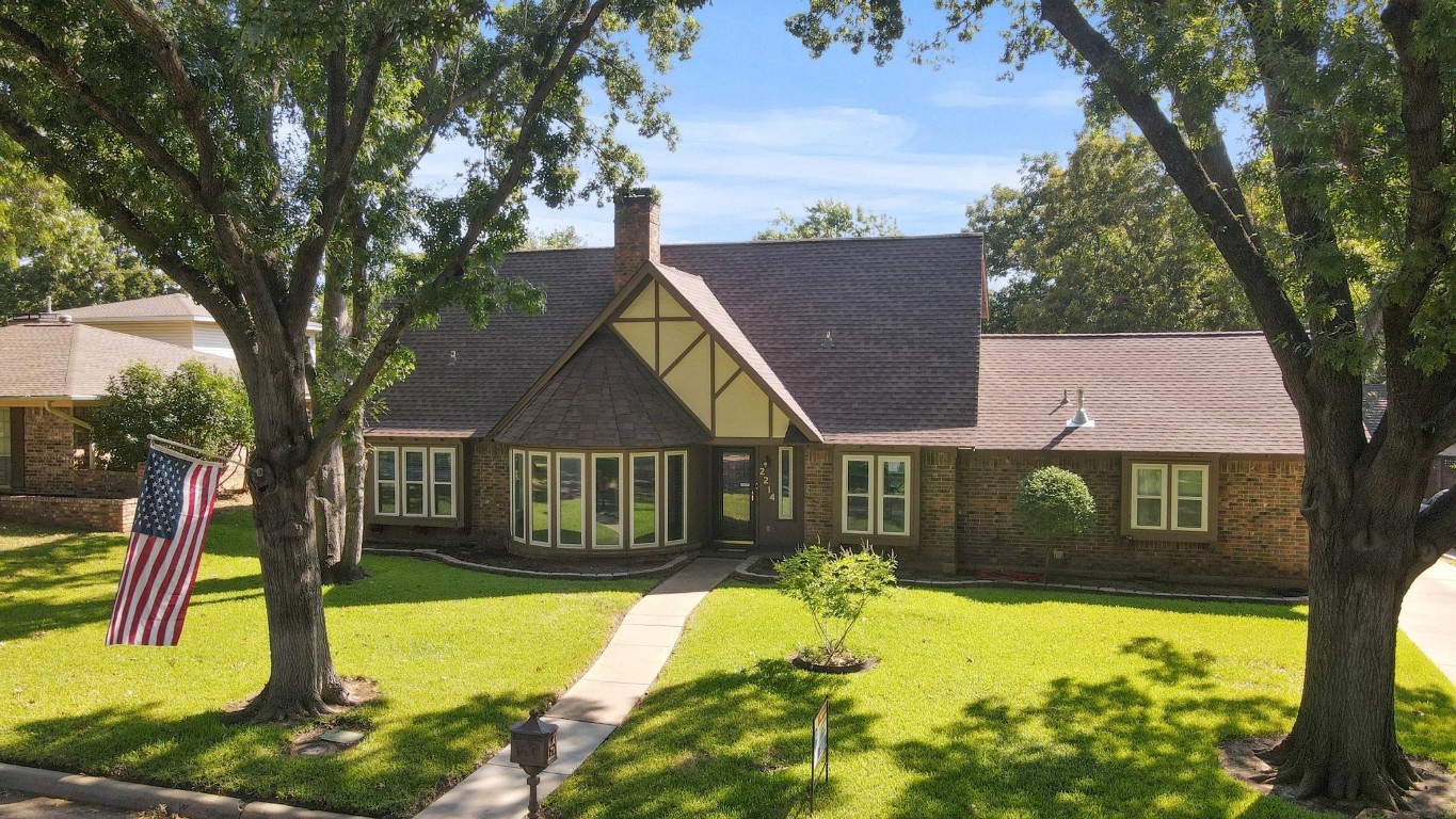 2214 Bishop Street Grand Prairie TX 75050