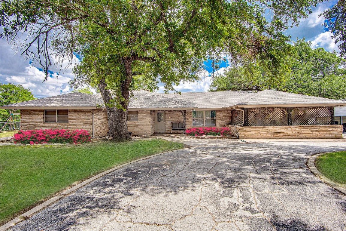 836 NW Renfro Street Burleson TX 76028