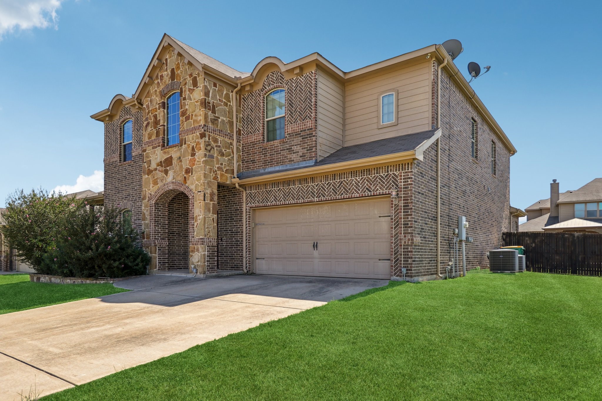1506 Oak Park Lane Cedar Hill TX 75104
