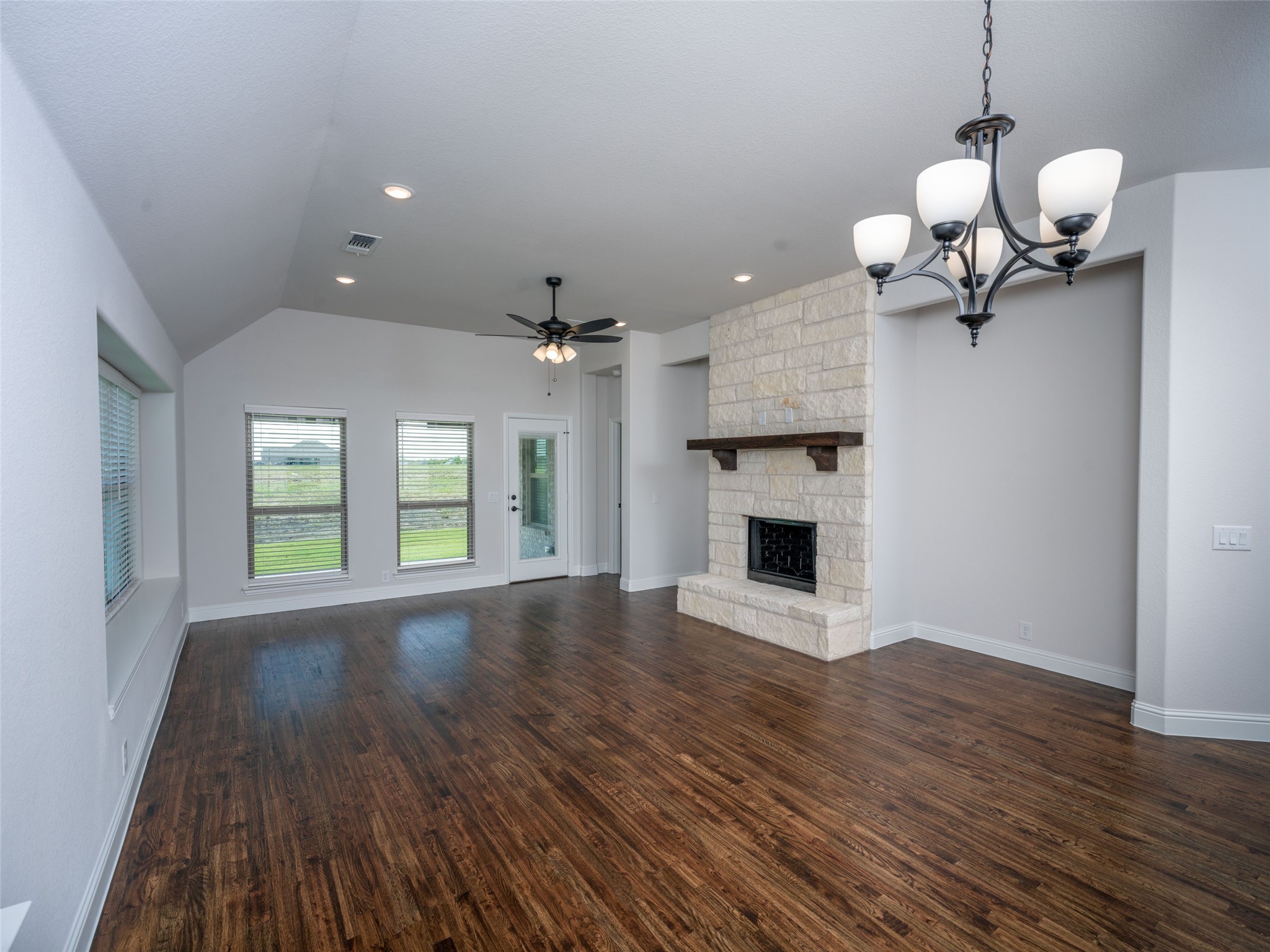1112 Archives Avenue Nevada TX 75173