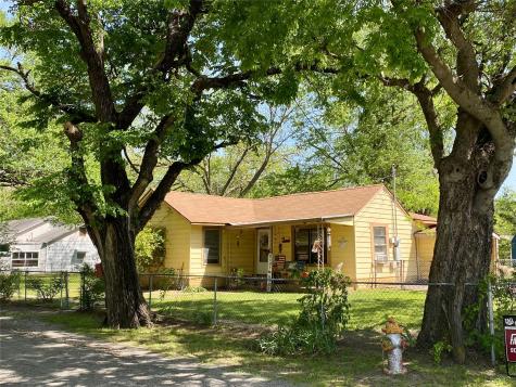 1115 S 6th Street Bonham TX 75418