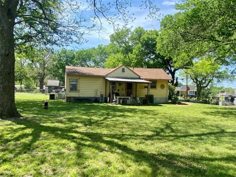 1115 S 6th Street Bonham TX 75418