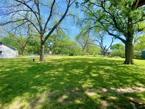 1115 S 6th Street Bonham TX 75418