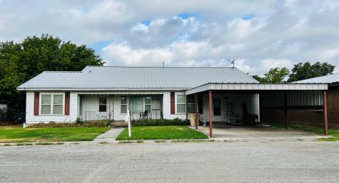 107 9th Street Comanche TX 76442
