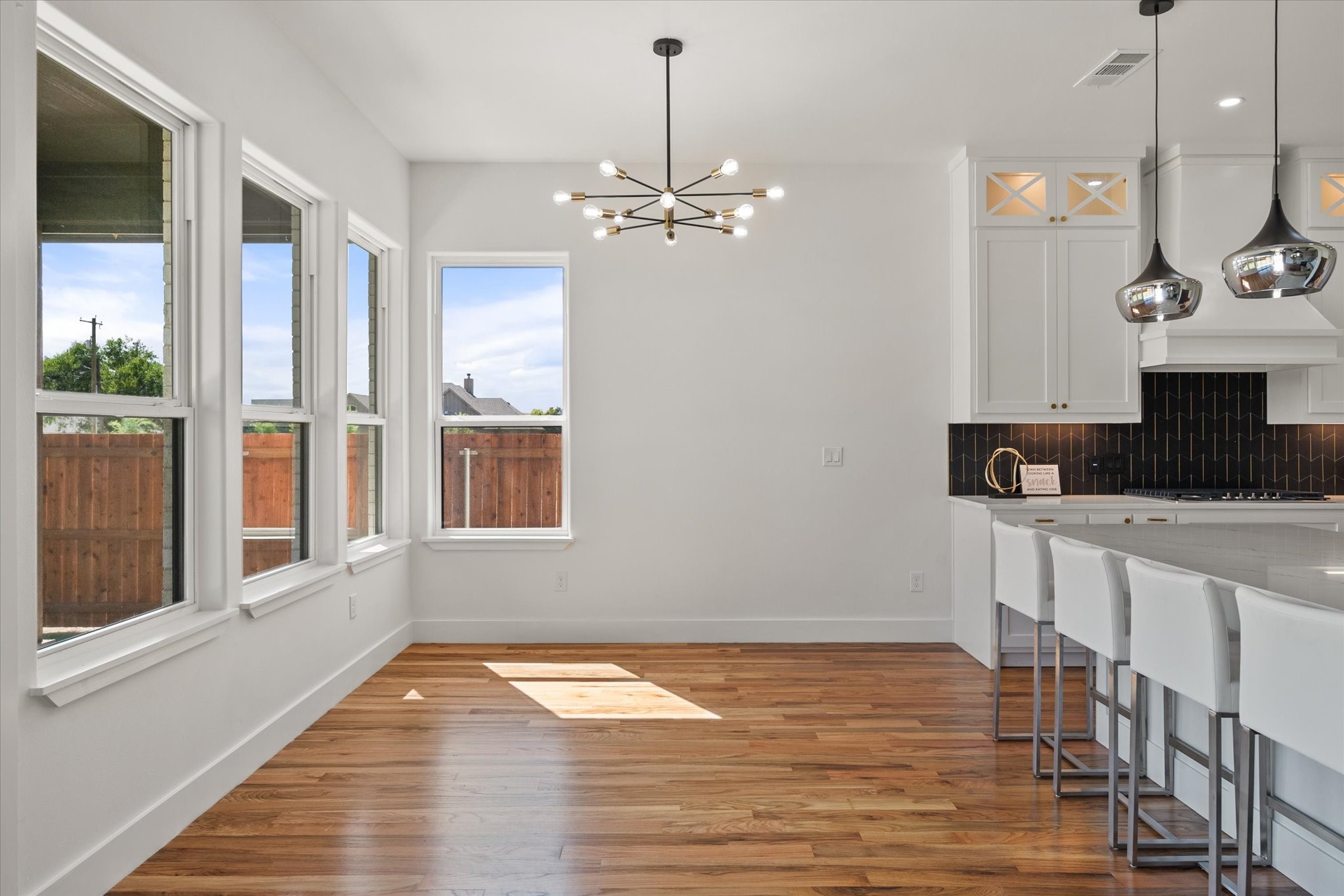 122 Yvonne Street Red Oak TX 75154