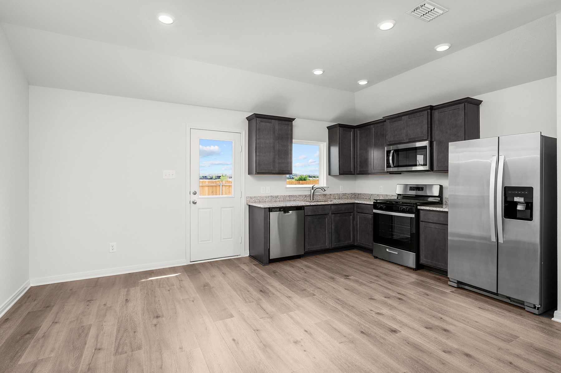 8324 White Wolf Trail Ponder TX 76259