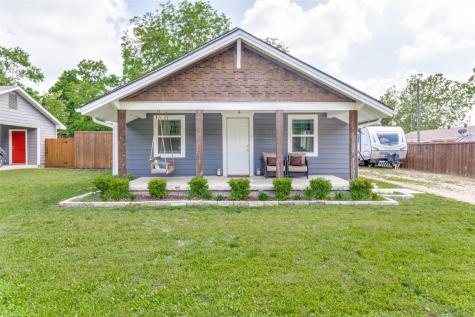 109 W College Street Leonard TX 75452