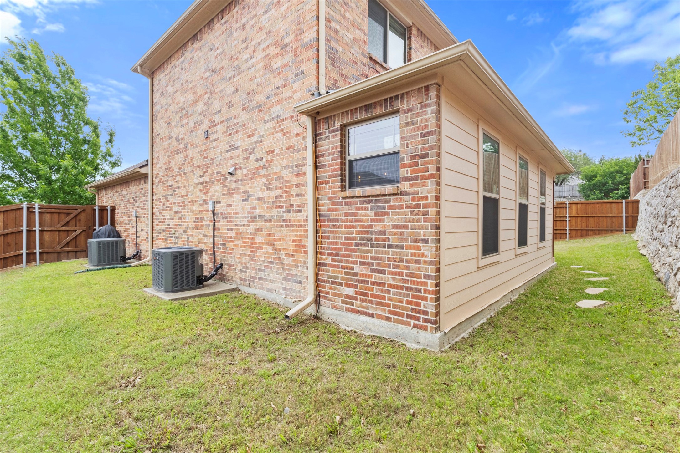 6929 Tessla Drive Dallas TX 75241