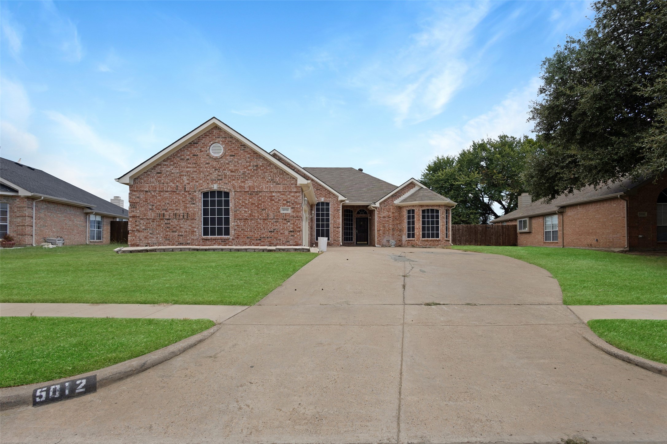 5012 White Oak Drive Grand Prairie TX 75052