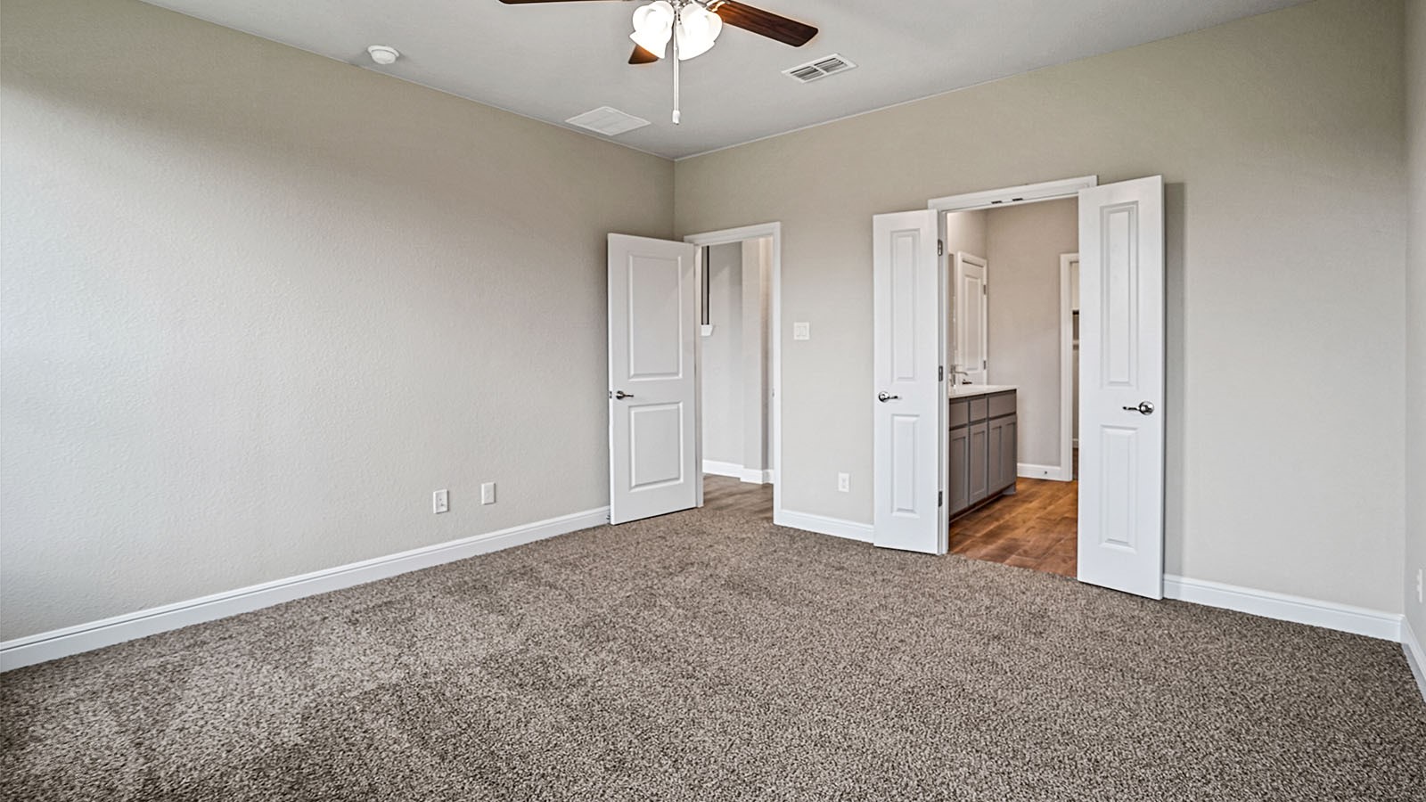 1338 Canterbury Trail Desoto TX 75115