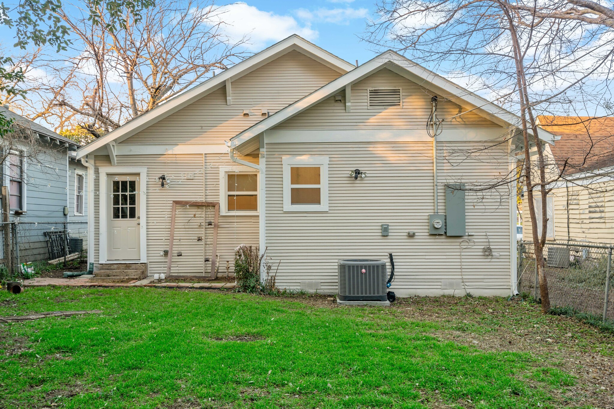 822 W Canty Street Dallas TX 75208
