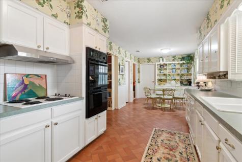 3302 Peachtree Lane Pantego TX 76013