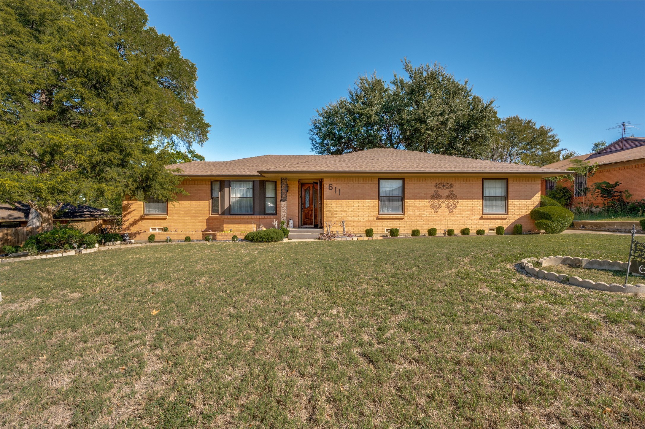 611 Woodacre Drive Dallas TX 75241
