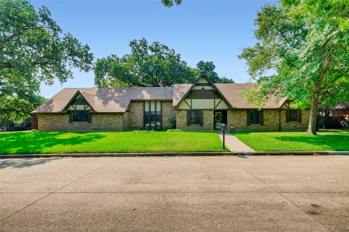 2401 Axminster Drive Grand Prairie TX 75050