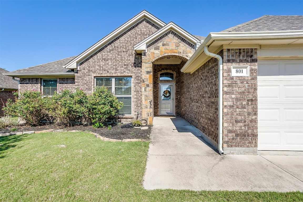 801 Brandt Street Grandview TX 76050